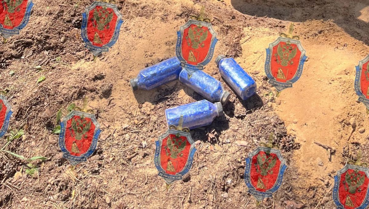 Более 1 кг метадона и 2400 свертков изъяли у наркокурьеров в Павловском районе Воронежской области