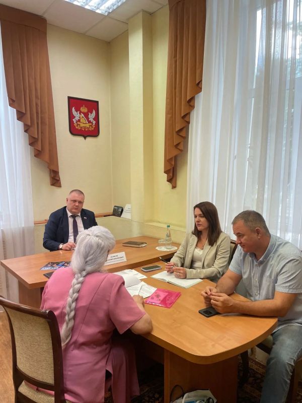 Депутат Воронежской городской Думы, член фракции «Единая Россия» Валерий Данилов провёл приём граждан по вопросам благоустройства