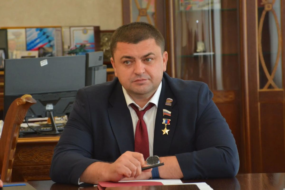 Председатель Воронежской городской Думы, Герой России Андрей Дьяченко провел рабочее совещание с участием первого заместителя главы города Алексея Рыженина и руководителями районных управ
