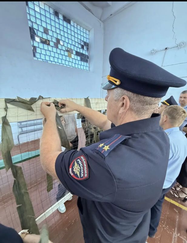 Подгоренские полицейские и общественники провели для школьников акцию в рамках гуманитарной миссии «Помощь 36»