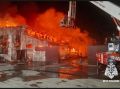 Масштабный пожар уничтожил склад бывшего экскаваторного завода в Воронеже