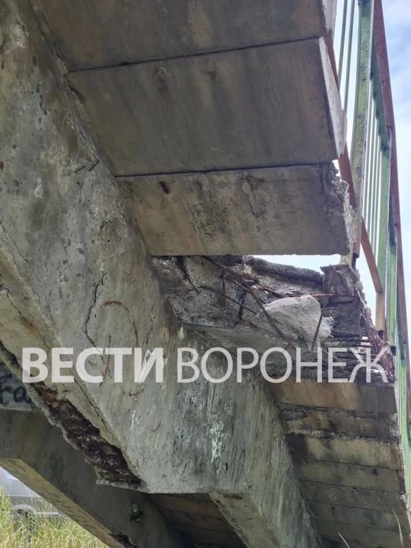 Воронежцы в очередной раз пожаловались на удручающее состояние моста на станции Придача