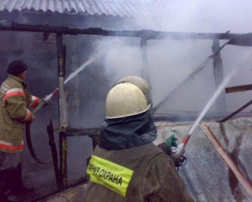 Женщина оказалась в больнице после пожара в жилом доме в Каширском районе