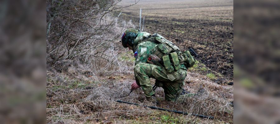 РОСГВАРДЕЙЦЫ В ЗОНЕ СВО ОБНАРУЖИЛИ И УНИЧТОЖИЛИ ОКОЛО 4 ТЫСЯЧ ВЗРЫВООПАСНЫХ ПРЕДМЕТОВ