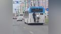 Воронежцы заметили зацеперов на троллейбусе: видео
