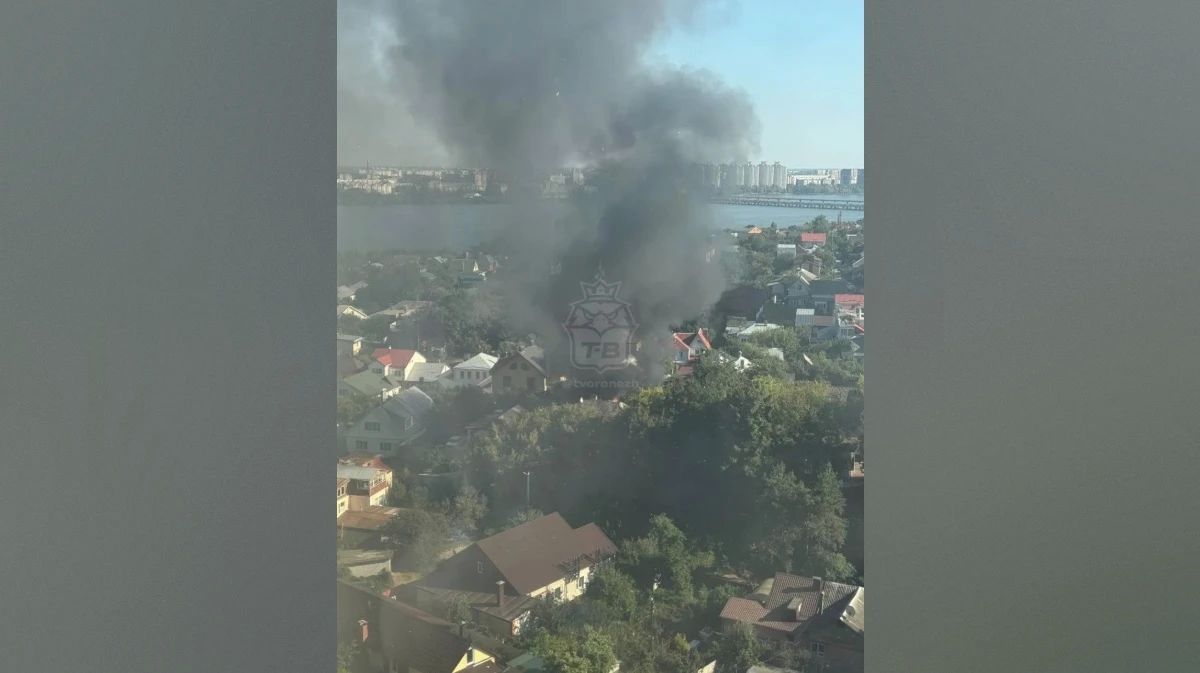 Воронежцы сообщили о пожаре в Центральном районе города