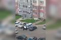 Под окнами жилого комплекса под Воронежем нашли тело человека