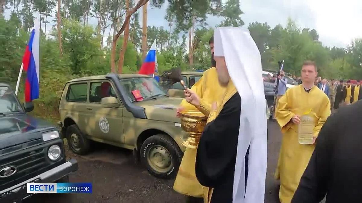 Крупную партию техники и гуманитарного груза передали из Воронежа бойцам СВО
