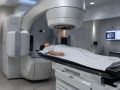 Областной онкоцентр поплатится миллионами за стол-убийцу, зажавший пациентку