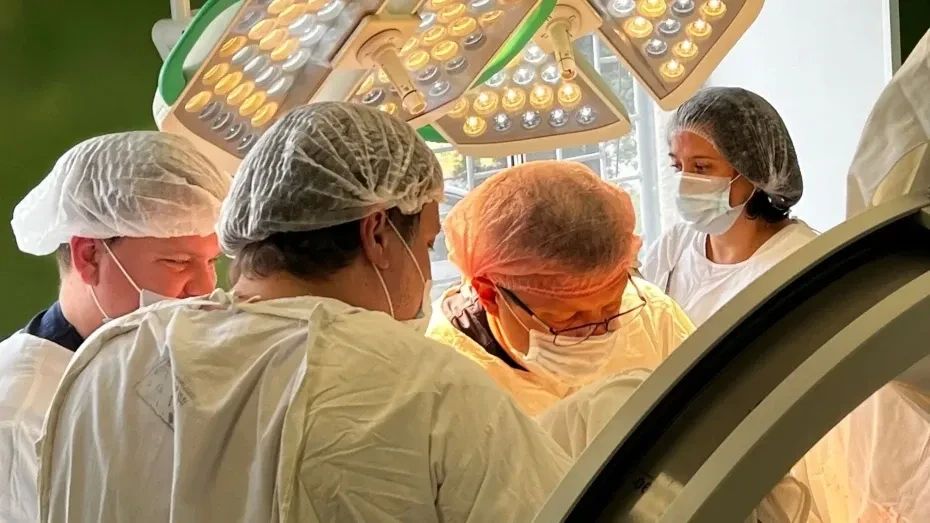 С помощью 3D-технологии воронежские врачи вернули 19-летнему парню с раздробленным крестцом возможность ходить