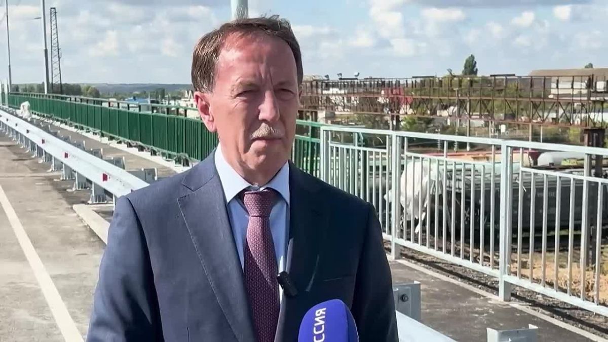 Движение по Россошанскому мосту открыли на три месяца раньше