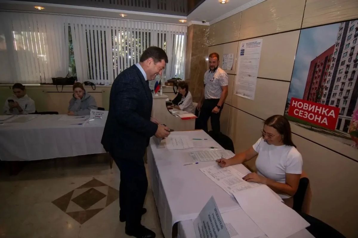 В первый день голосования депутат Воронежской городской Думы (фракция «Единая Россия») Сергей Крючков принял участие в голосовании