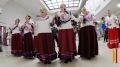 В Воронеже избирателей встретили казачьими песнями при входе на участок