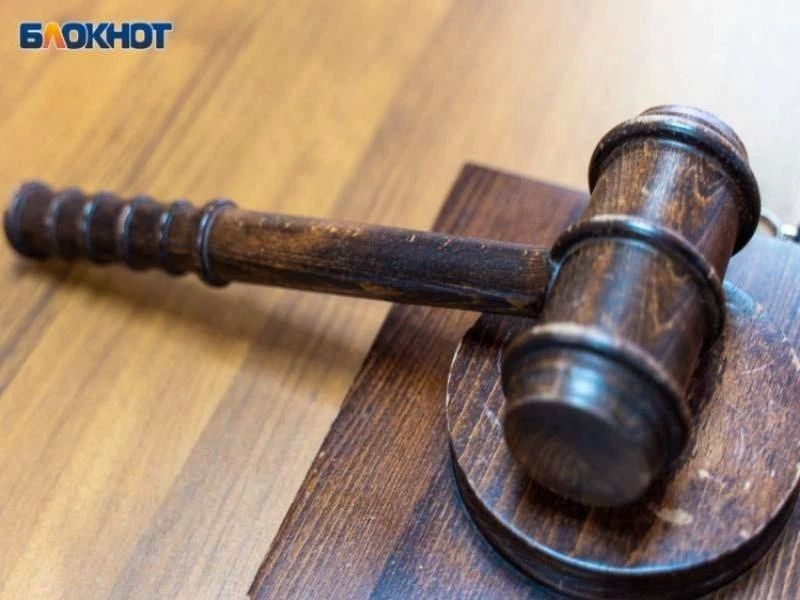 Двое подростков избили 64-летнего мужчину и отобрали деньги под Воронежем