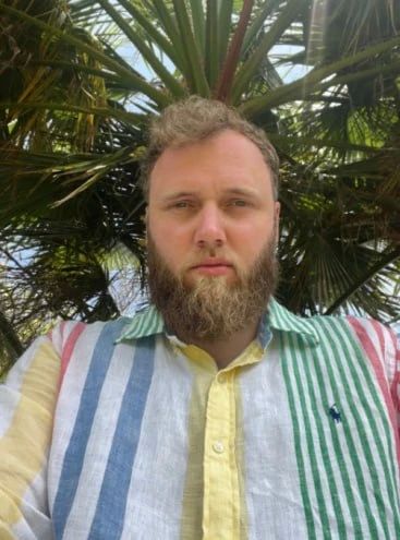 Комик Илья Макаров о борьбе с выгоранием: «Всегда хочу в Воронеж»