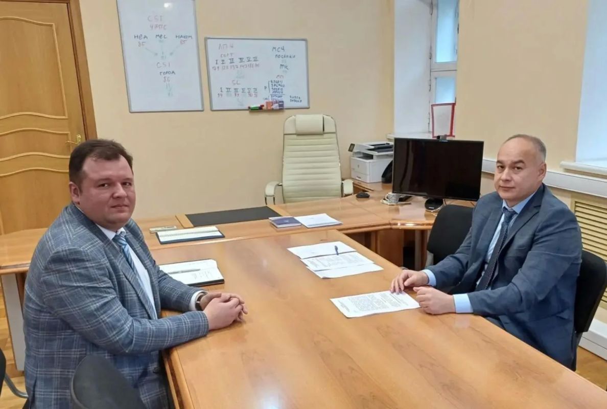 Сегодня состоялась рабочая встреча министра по развитию муниципальных образований Воронежской области и директора Управления федеральной почтовой связи Воронежской области АО «Почта России»