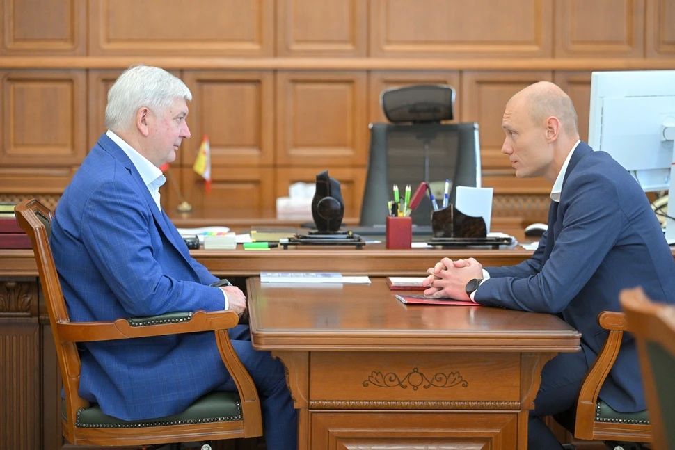 Александр Гусев обсудил с Владимиром Москалевым развитие футбола в Воронежской области