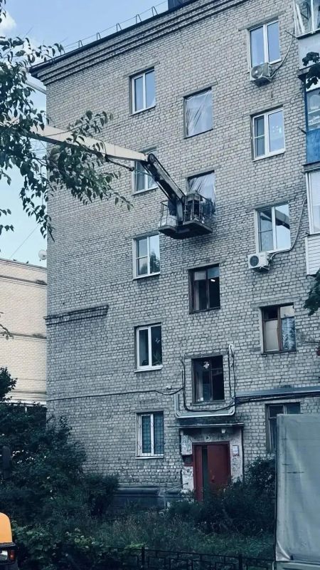 Как ремонтируют дома, пострадавшие от дронов, показал на фото мэр Воронежа