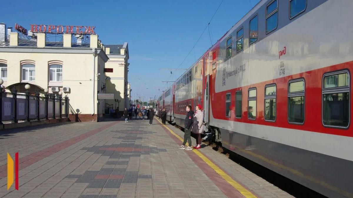 Поезд, следующий через Воронежскую область, пустили по альтернативному маршруту из-за ЧП на железной дороге