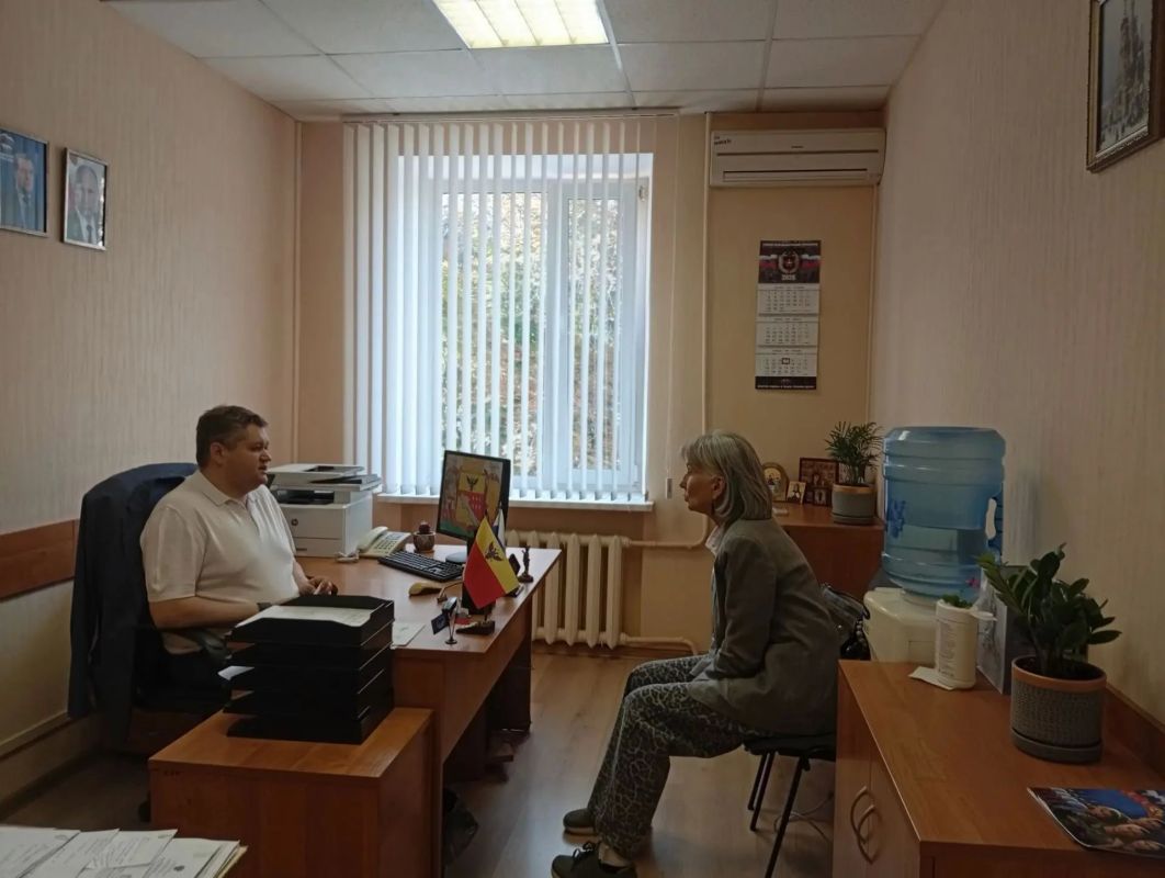 Депутат Андрей Зачупейко провёл приём граждан, жители обеспокоены судьбой дома являющегося объектом архитектурного наследия на улице Степана Разина