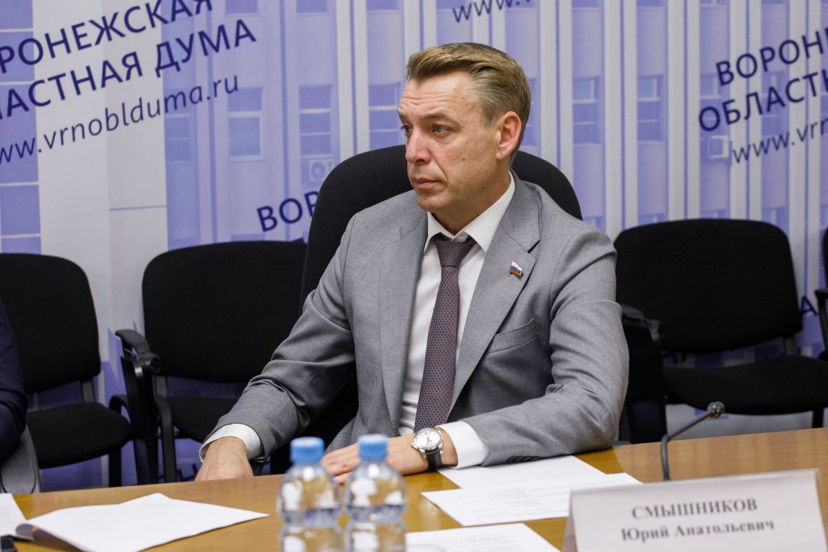 Юрий Смышников оказал содействие в благоустройстве придомовой территории