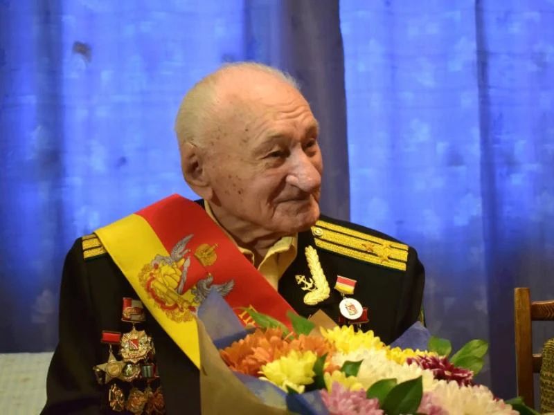 Сто лет исполнилось ветерану ВОВ Александру Мозговому
