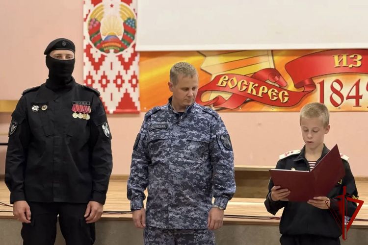 Подшефные кадеты Росгвардии приняли присягу в Михайловском кадетском корпусе