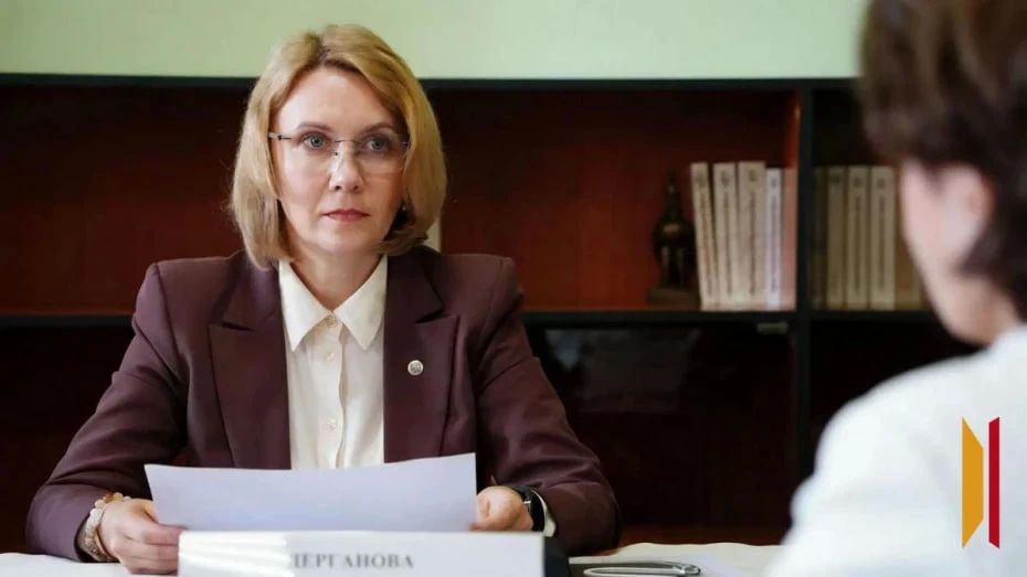 Министр внутренней политики Воронежской области Елена Дерганова провела прием граждан в Острогожском районе