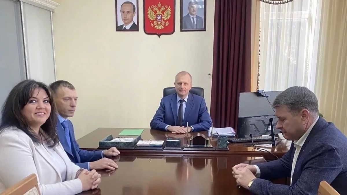 Нового министра лесного хозяйства Воронежской области Евгения Шаталова представили коллективу