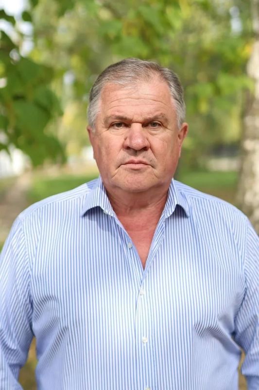 Сергей Петрин: Удивительно, как иногда символично совпадают личные и профессиональные праздники — сегодня, в День учителя, отмечает свой день рождения Почетный гражданин Сергей Викторович Карпов