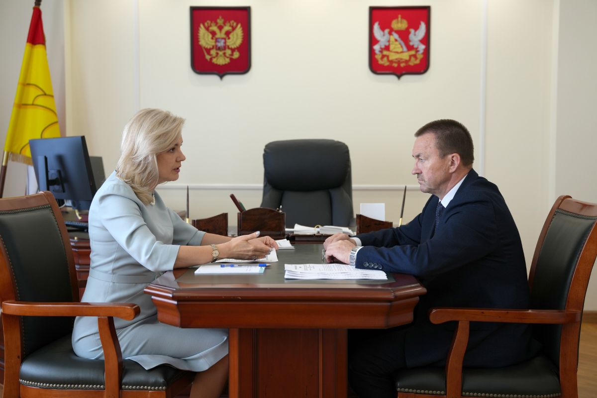 Юрий Матузов обсудил с Наталией Хван предложения общественников по корректировке регионального законодательства