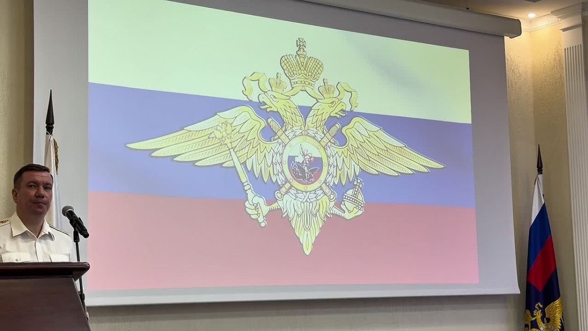 В ГУ МВД России по Воронежской области поздравили сотрудников штабных подразделений