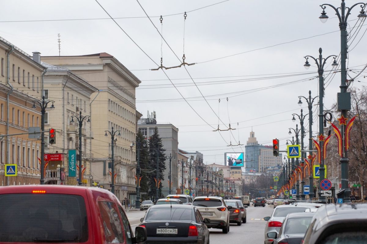 Аварийные машины перестанут получать штрафы за парковку в Воронеже