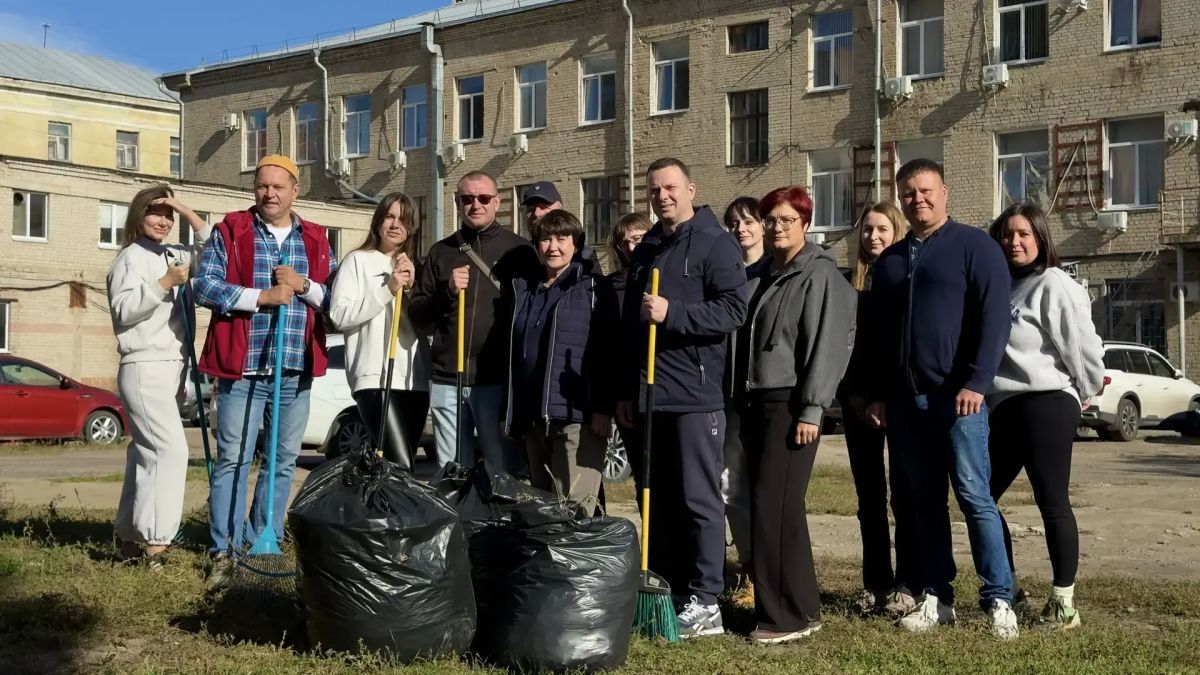 Члены Общественной палаты приняли участие в общегородском субботнике