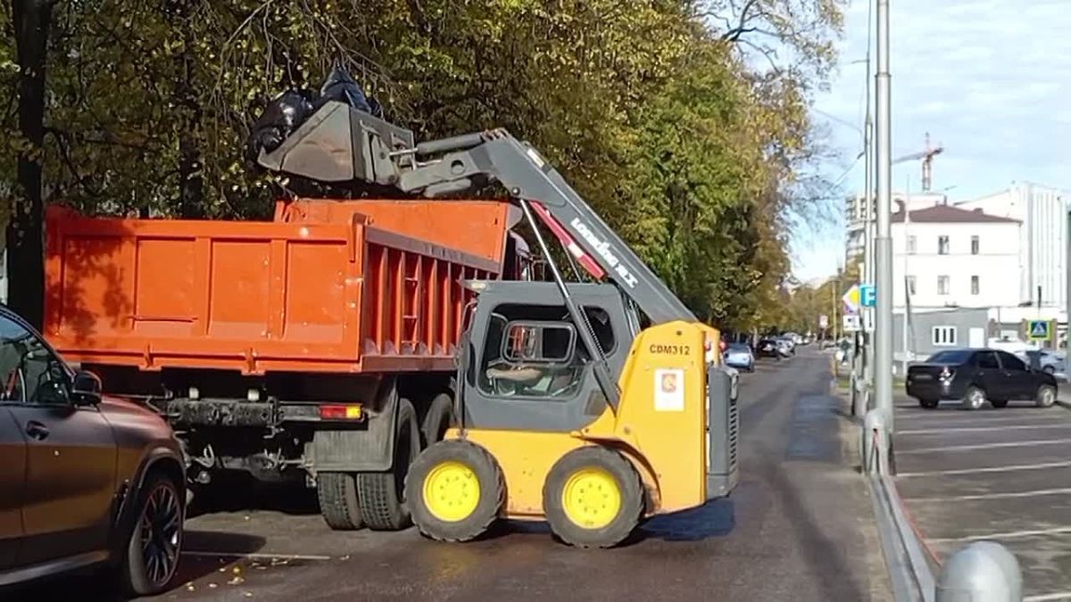 В Ленинском районе состоялся субботник