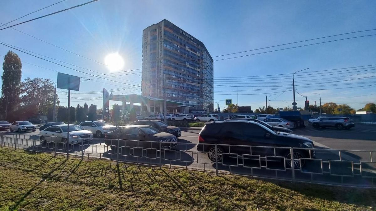 Топливный марафон выходного дня: где в Воронеже можно заправиться в воскресенье