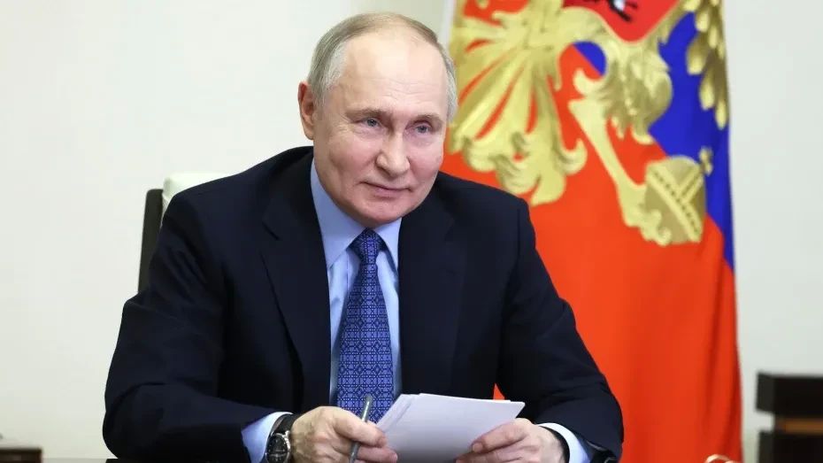 Президент России поощрил троих жителей Воронежской области за трудовые заслуги