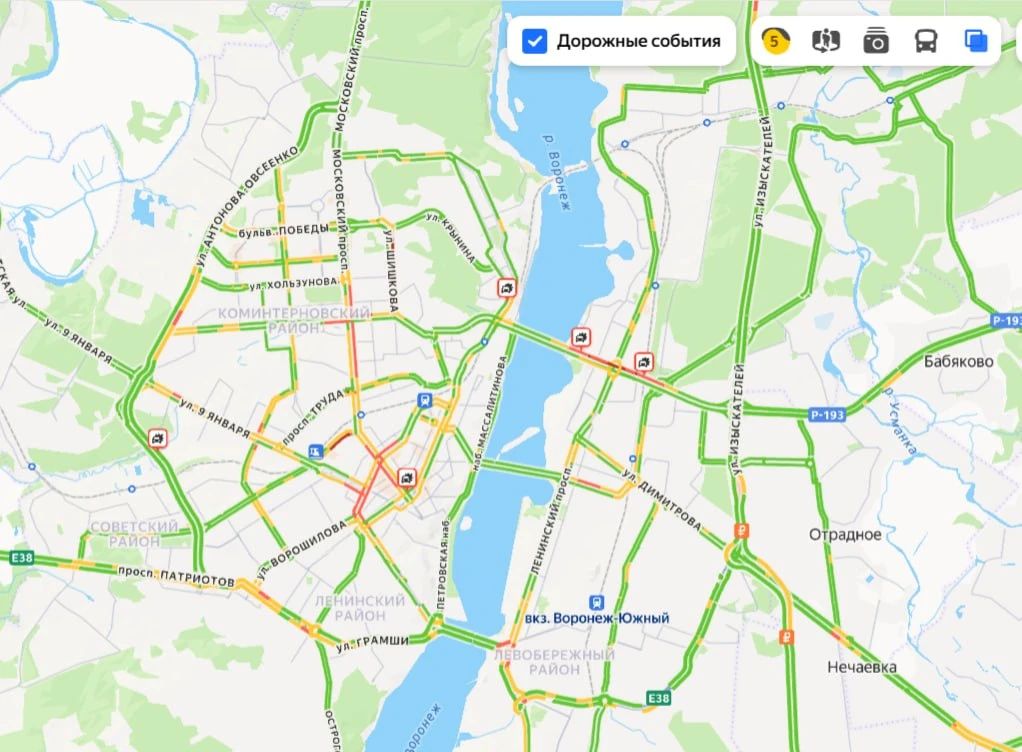 Пятибалльные пробки сковали Воронеж