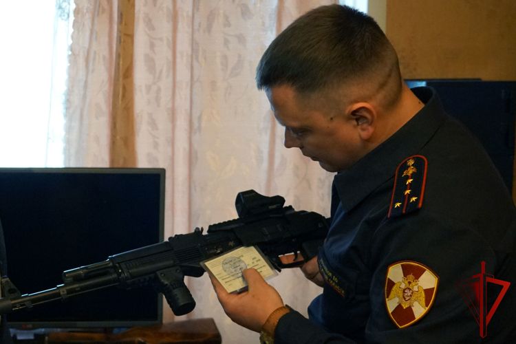 ОФИЦЕРЫ РОСГВАРДИИ В ВОРОНЕЖСКОЙ ОБЛАСТИ ЗА ПРОШЕДШУЮ НЕДЕЛЮ ПРОВЕРИЛИ СВЫШЕ 170 ВЛАДЕЛЬЦЕВ ГРАЖДАНСКОГО ОРУЖИЯ