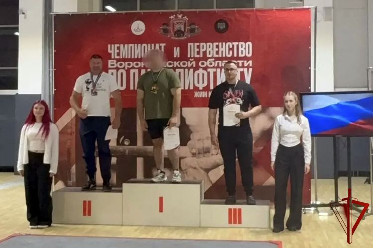 НА ЧЕМПИОНАТЕ ВОРОНЕЖСКОЙ ОБЛАСТИ ПО ПАУЭРЛИФТИНГУ СОТРУДНИК СПЕЦПОДРАЗДЕЛЕНИЯ РОСГВАРДИИ ЗАВОЕВАЛ I МЕСТО