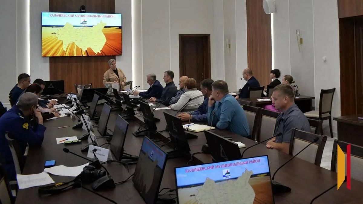 Министр природных ресурсов и экологии Воронежской области Наталья Ветер провела прием граждан в Калаче