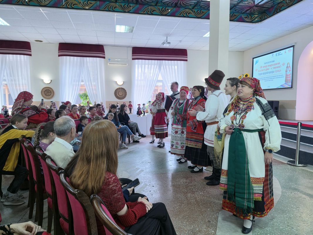 «В мир народной культуры — с нами!»