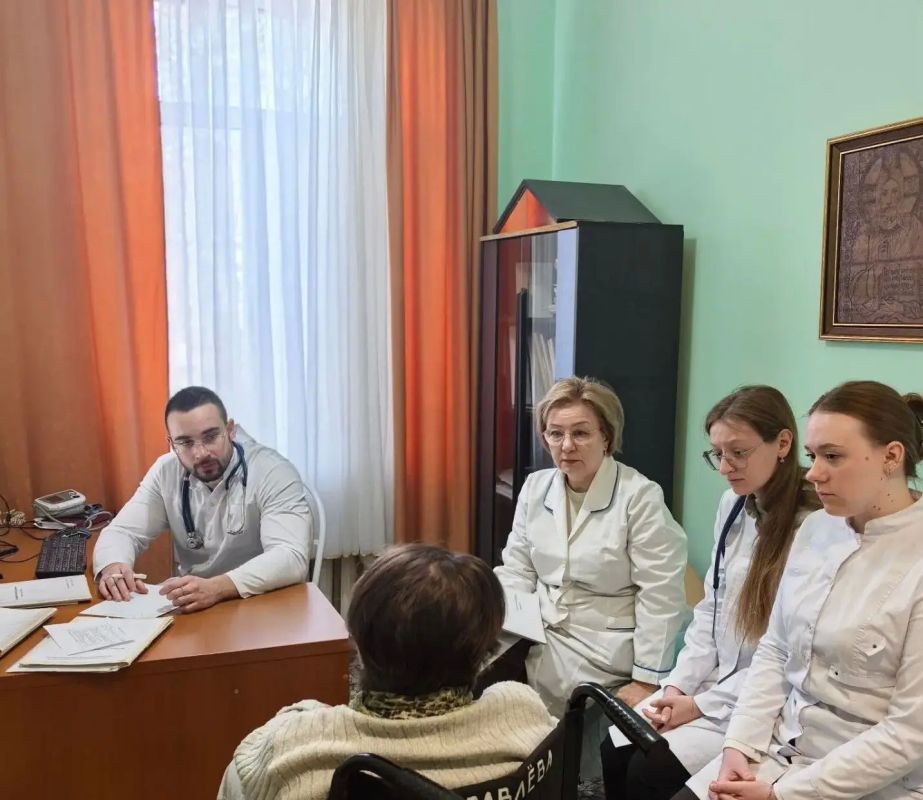В Воронеже прошла профилактическая акция, приуроченная к Всемирному дню борьбы с остеопорозом Остеопороз
