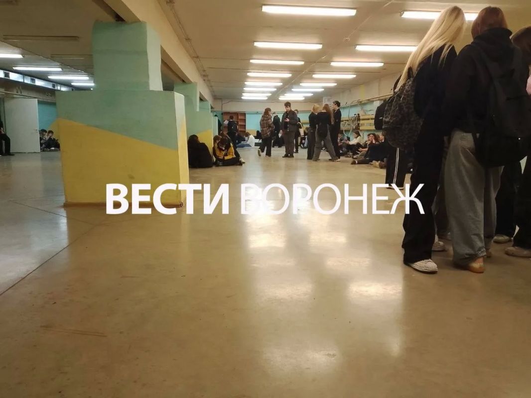 Школьников эвакуировали во время ракетной опасности в Воронеже