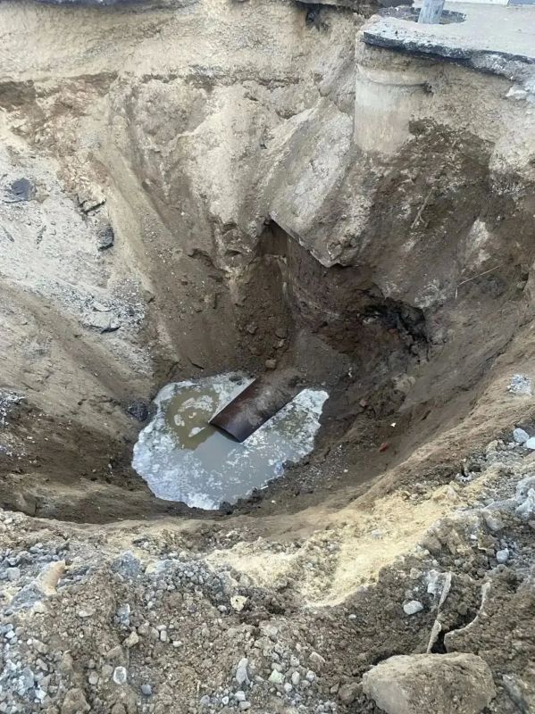 За ночь заменили 2 метра изношенного коллектора в Коминтерновском районе