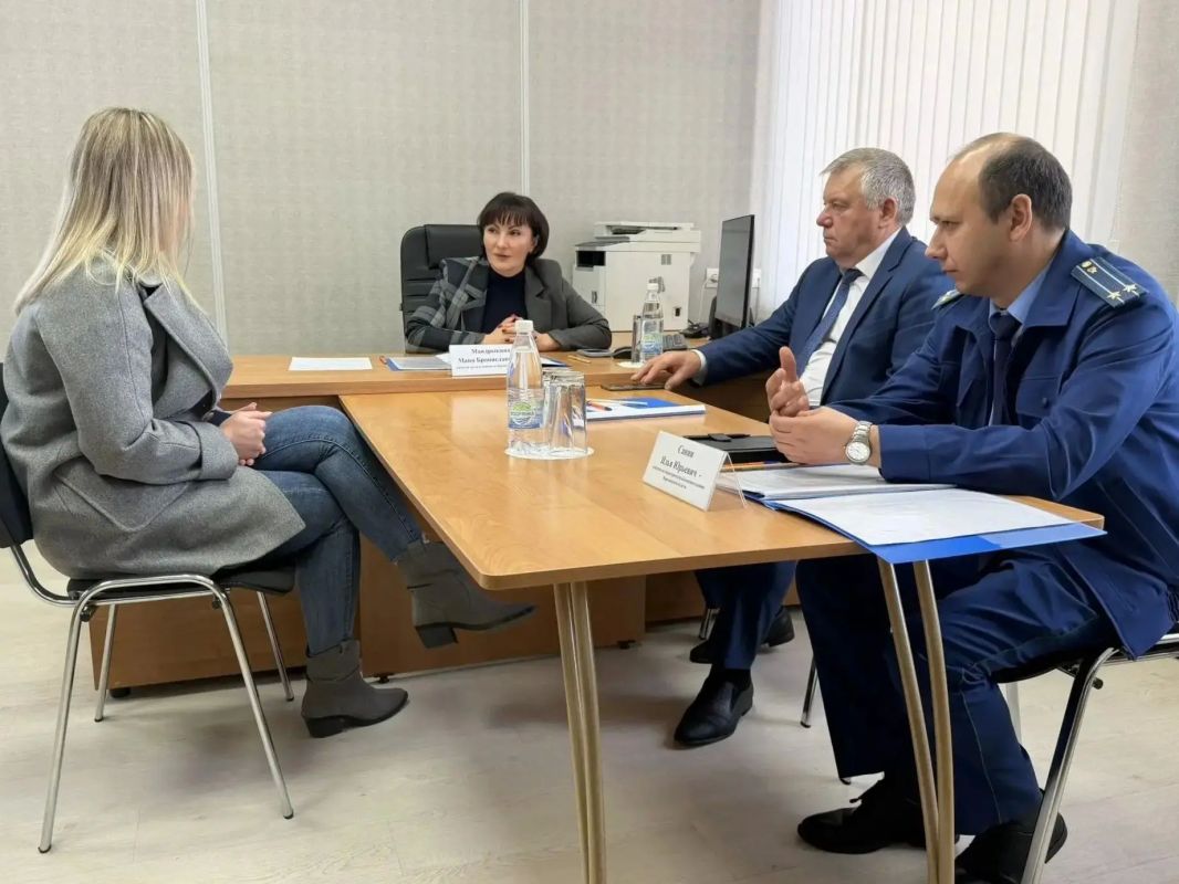 Министр провела прием граждан в Каменском районе