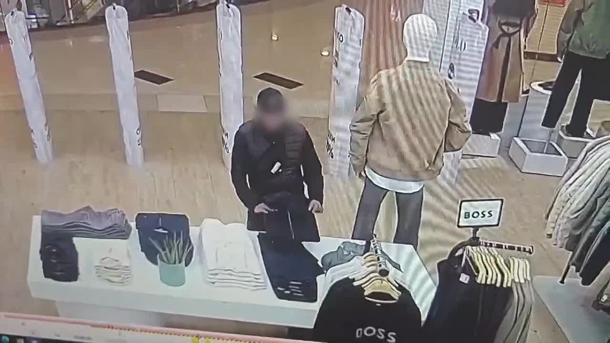 Воронежец стопками воровал одежду в бутиках и попал на видео