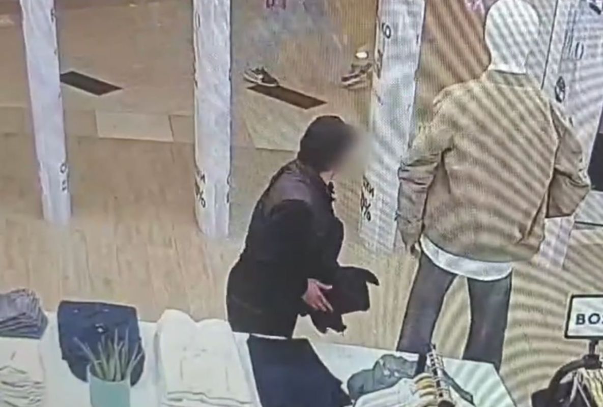 Серию краж из магазинов одежды в ТЦ на Кольцовской раскрыли в Воронеже