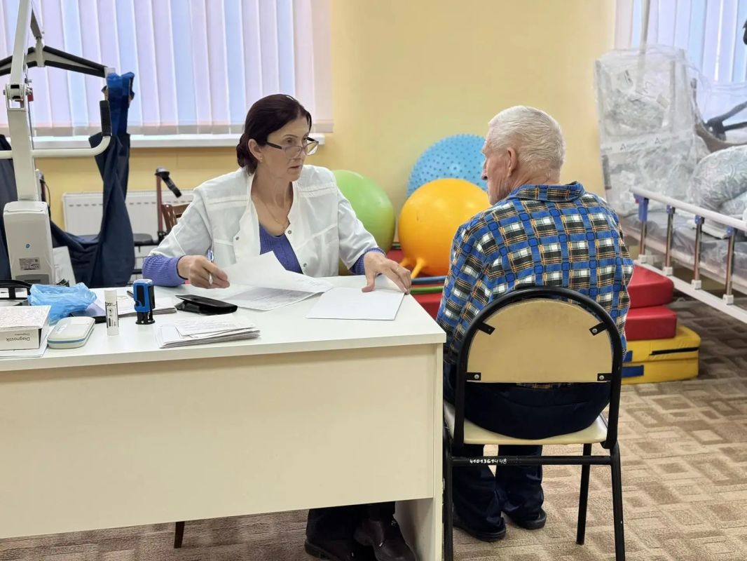 Сотрудники Кантемировской районной больницы провели выездную диспансеризацию подопечным местного центра реабилитации и социализации, расположенном в селе Писаревка