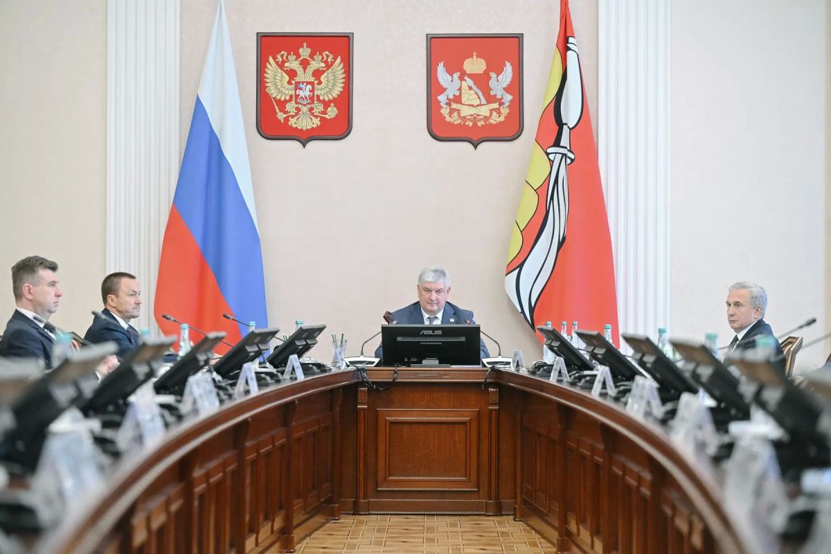 Воронежская область сохранит курс на опережающий рост экономики и зарплат бюджетников